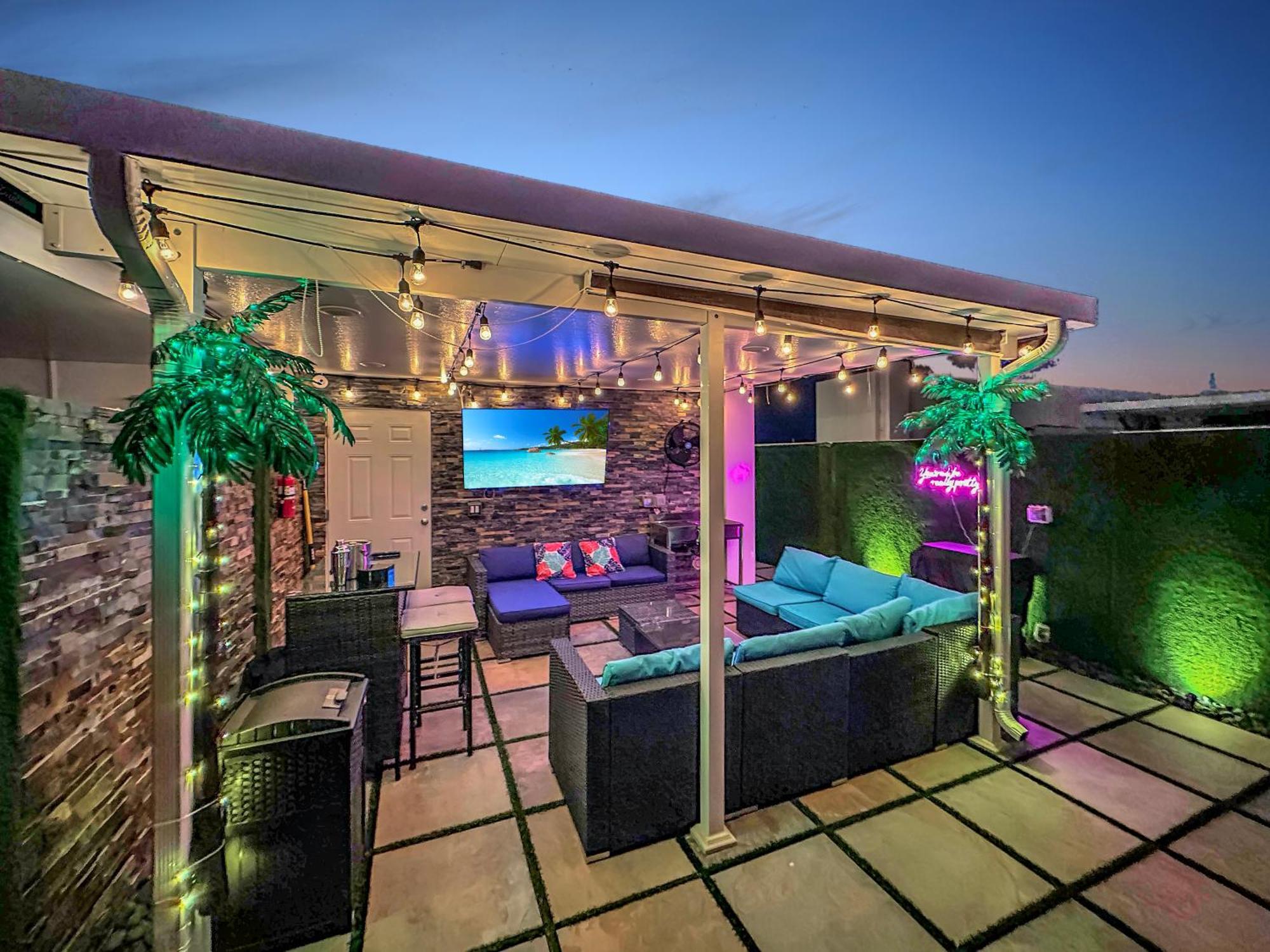 Vacay Spot Experience Luna Sky! 65" Tv Bar, Bbq, Shower Massage Jets, Music, Go To Fl Keys Homestead Exterior photo