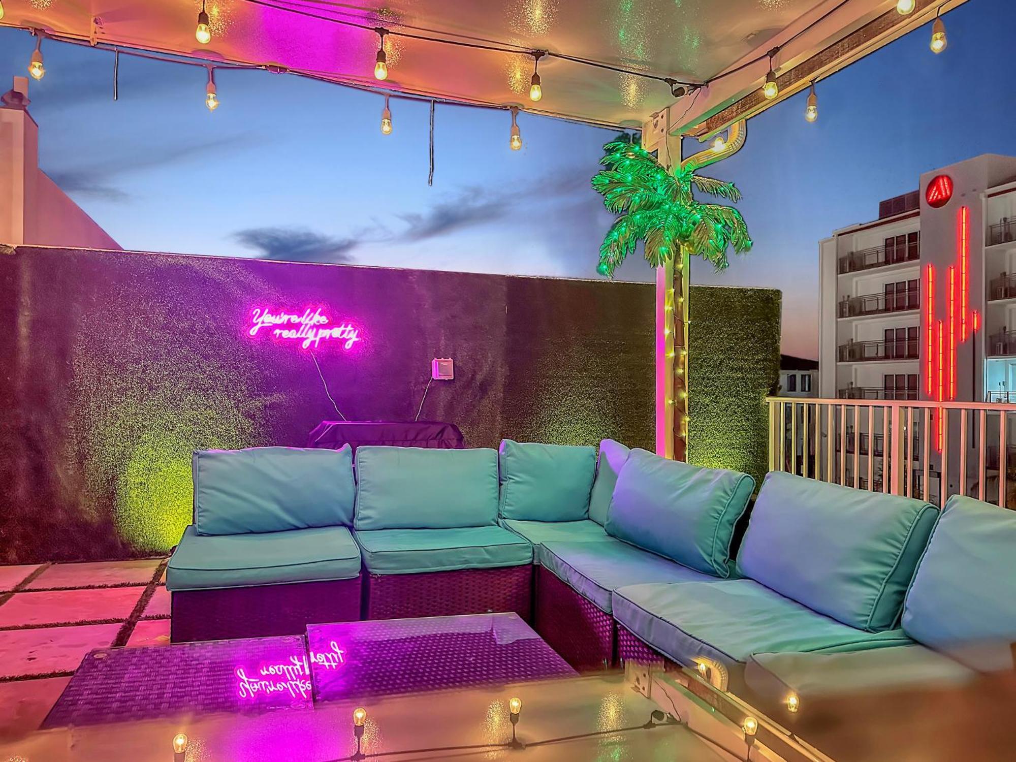 Vacay Spot Experience Luna Sky! 65" Tv Bar, Bbq, Shower Massage Jets, Music, Go To Fl Keys Homestead Exterior photo