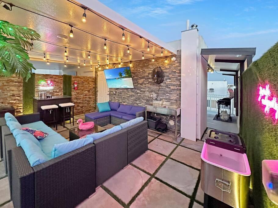 Vacay Spot Experience Luna Sky! 65" Tv Bar, Bbq, Shower Massage Jets, Music, Go To Fl Keys Homestead Exterior photo